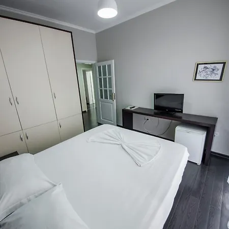 Otel Kadrisa