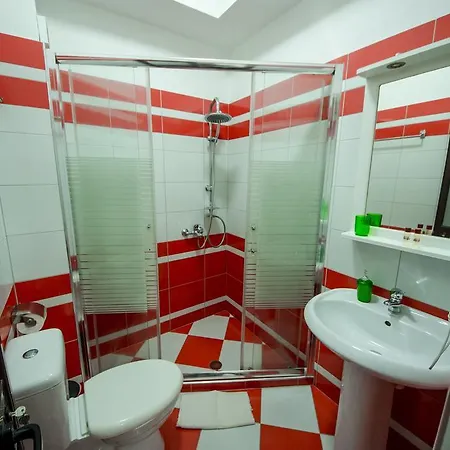 卡德里萨酒店 Durrës