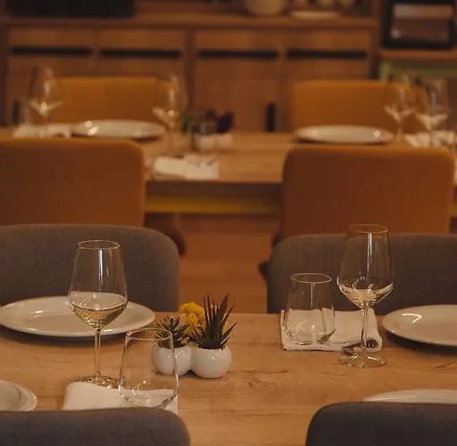 ホテル Kadrisa ドゥラス